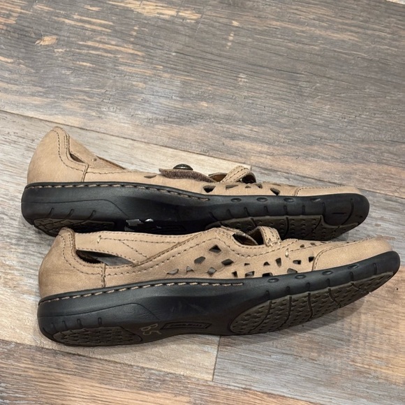 New Balance Cobb Hill CAG13LN Pippa Criss Cross Mary Janes Women’s Size 8.5 - Picture 2 of 6